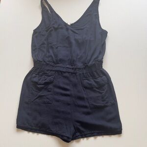 EUC Ci Sono Dark Blue Romper Size Large (E3)